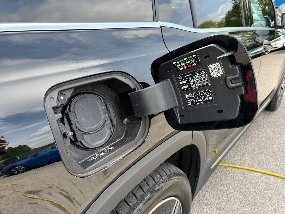 Mercedes-Benz EQB Photo 23