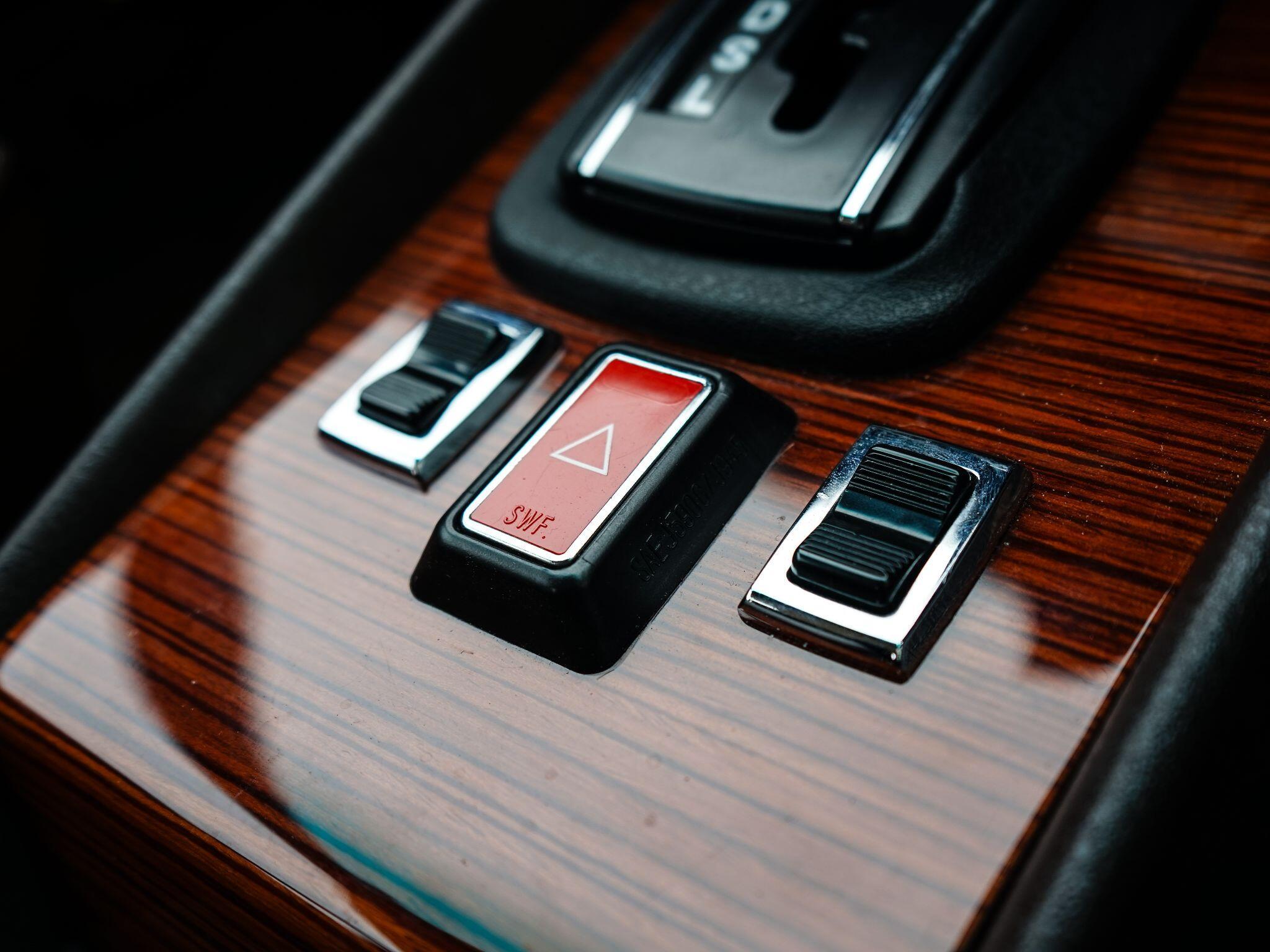 Mercedes-Benz 500 SL — photo 27