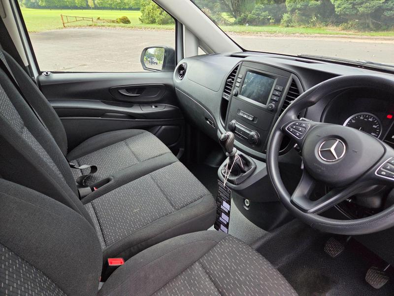 Mercedes-Benz Vito Photo at-d5ec4a8037fd46a8bb5833692fe24892.jpg
