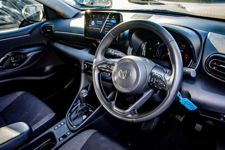 Used Toyota Yaris VK74XMR 12