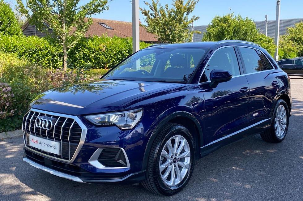 Audi Q3 Photo at-d5f41f6a6bd5401db5bf53066c9105fd.jpg