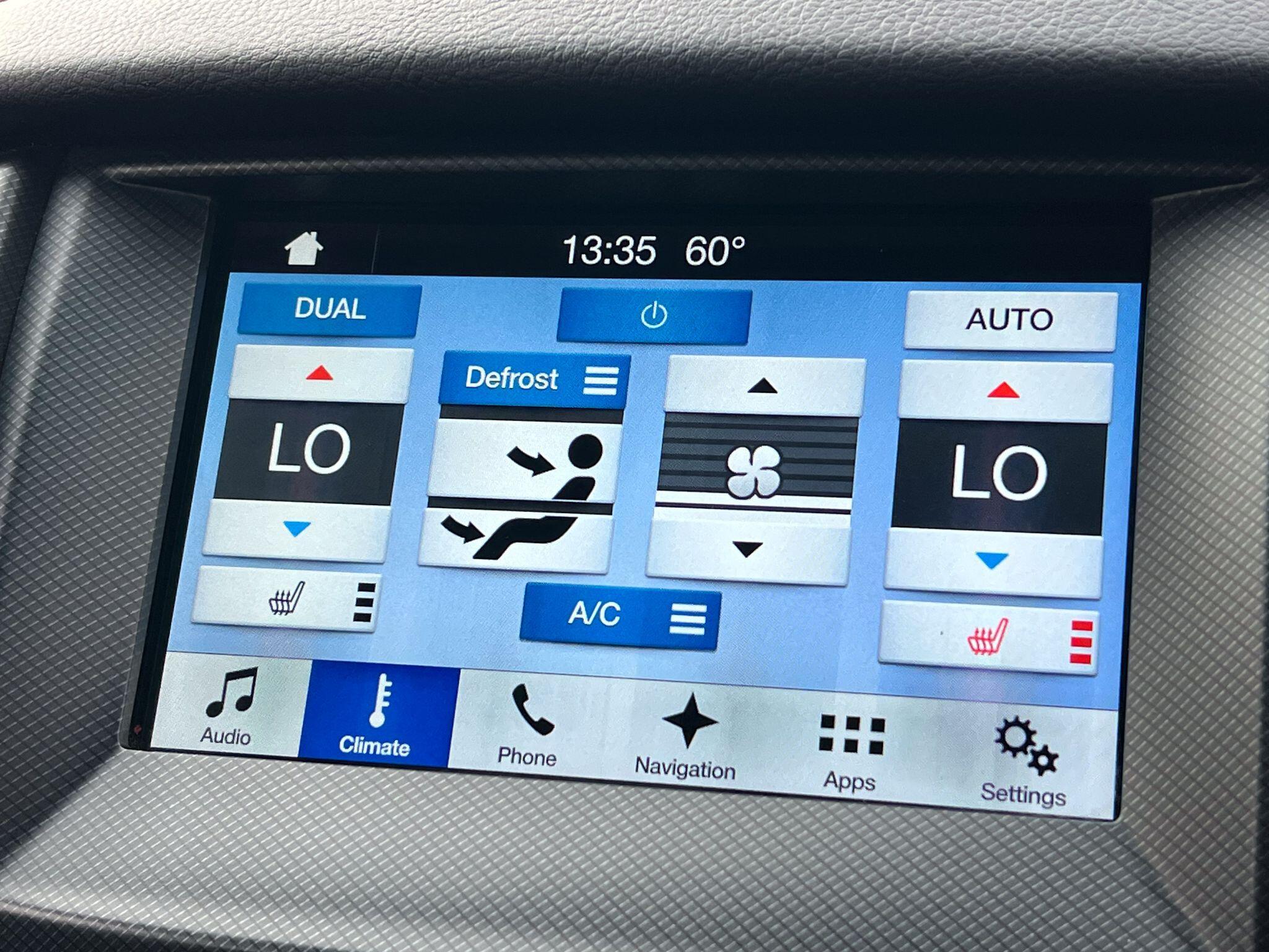 Ford Ranger 3.2 TDCi Wildtrak Auto 4WD Euro 5 4dr — photo 30