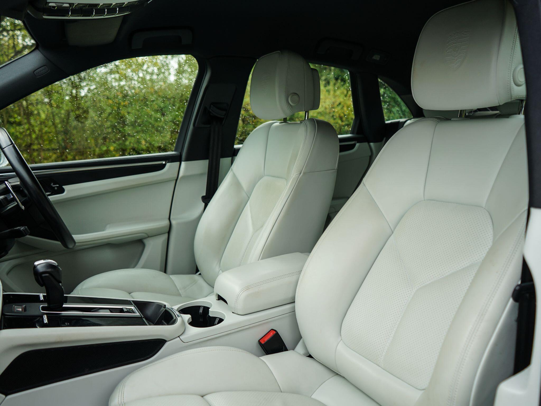 Porsche Macan 2.0T PDK 4WD Euro 6 (s/s) 5dr — photo 13