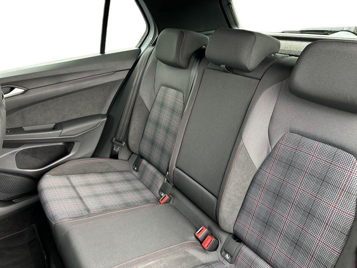 Volkswagen Golf Photo at-d60f203a4fac4fd4bd24bd7b1f6bddb2.jpg