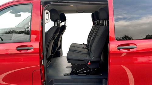 Mercedes-Benz Vito Photo at-d613f9a4ad794381856f7460b6b683e4.jpg
