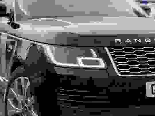 Land Rover Range Rover Photo at-d61f5aa886ca4479aff135c6b7579a87.jpg