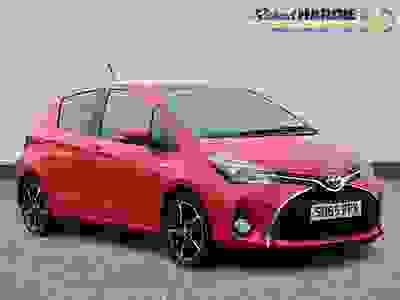 Used 2016 Toyota Yaris 1.5 VVT-h Design E-CVT Euro 6 5dr Red at Richard Hardie