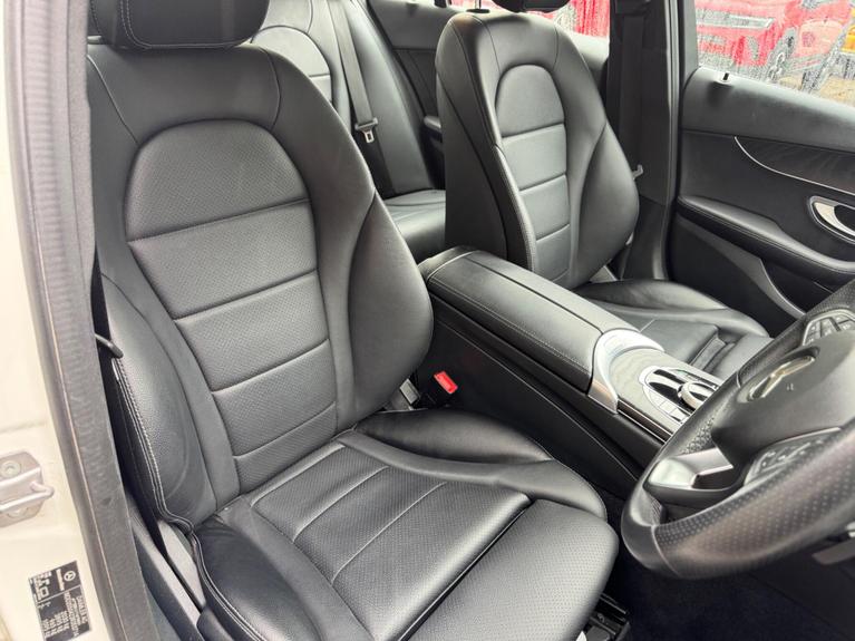 Used Mercedes-Benz C Class WR67UVZ 11