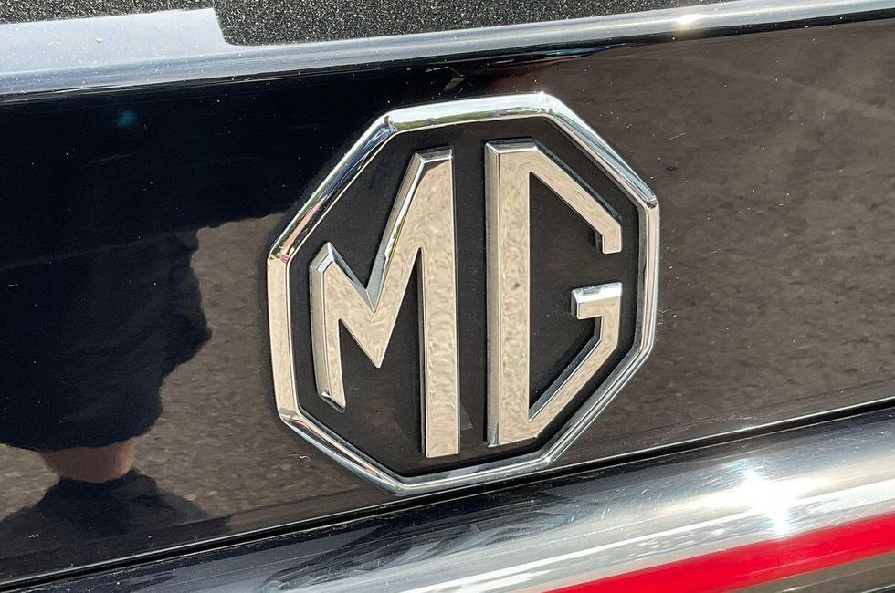 MG MG HS Photo at-d62cd81348514fb4b03fd160f734ad60.jpg