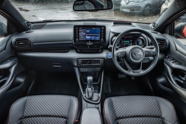 Used Toyota Yaris YY21UPM 8