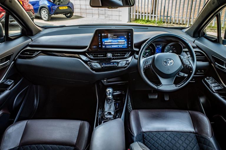 Used Toyota C-HR WN67LLZ 11