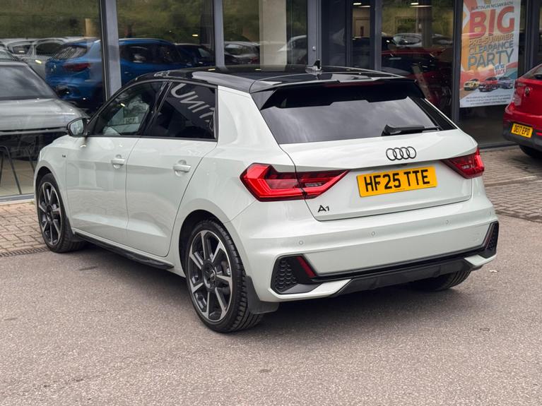 Used Audi A1 HF25TTE 7