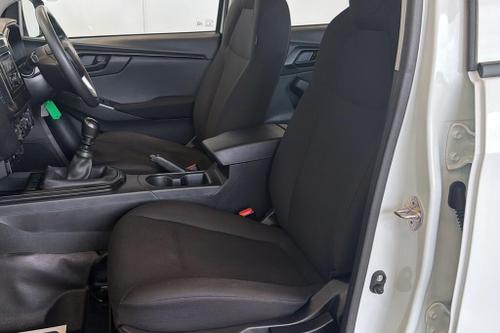 Isuzu D-MAX Photo at-d67cba60ff14464286dd8c65ff6991b4.jpg