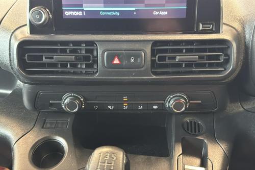 Citroen BERLINGO Photo at-d6986d03d29c4d1e811554b1c0633e3b.jpg