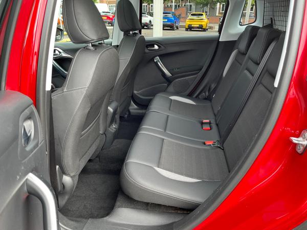 Used Peugeot 2008 BV67AKO 56