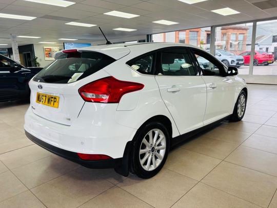 Ford Focus Photo at-d6afa435e664484d9cb46c820eef6d8b.jpg