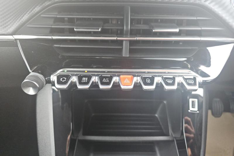 Used Peugeot 208 NV22HSX 19