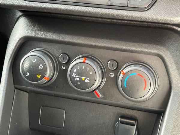 Dacia Sandero Photo at-d6e756f32a264c9eb5655539be064ccf.jpg