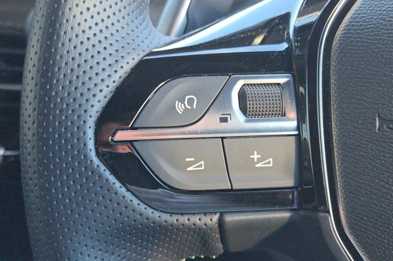 Used Peugeot 2008 FL73OZW 15