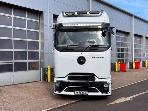 Mercedes-Benz Actros L Photo at-d71097b3f28e4b5ab60c71591c55d85a.jpg