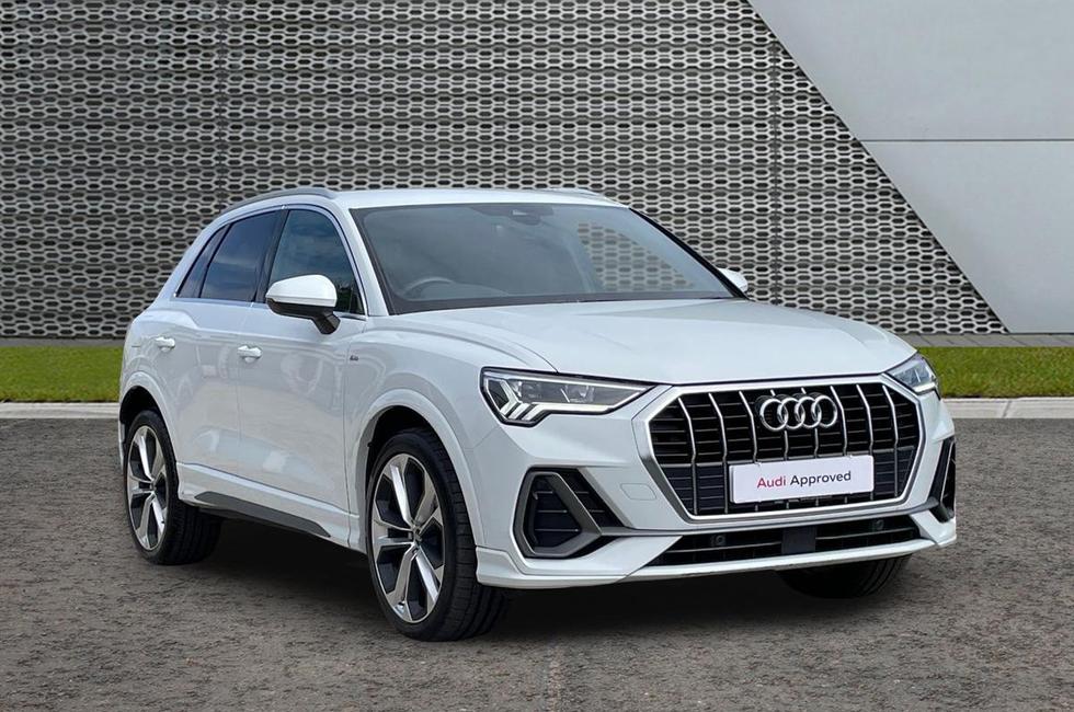 Audi Q3 Photo at-d711df5bb6a947b587b4e82f185f74bc.jpg
