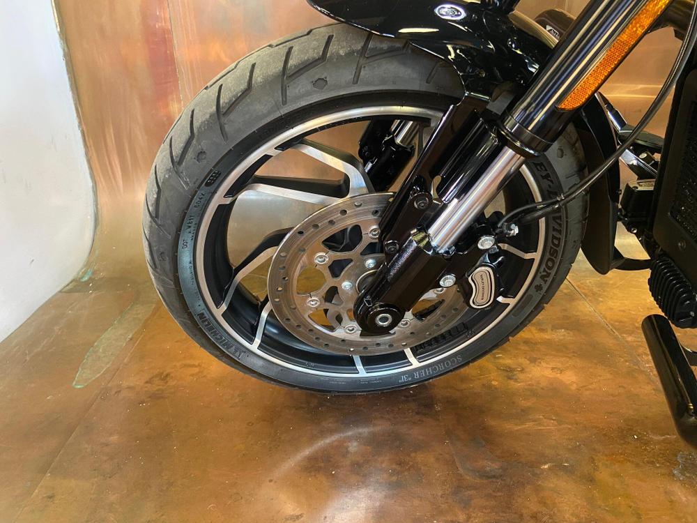 Harley-Davidson Softail Photo at-d74d364f8f594fbebee93f375623e119.jpg