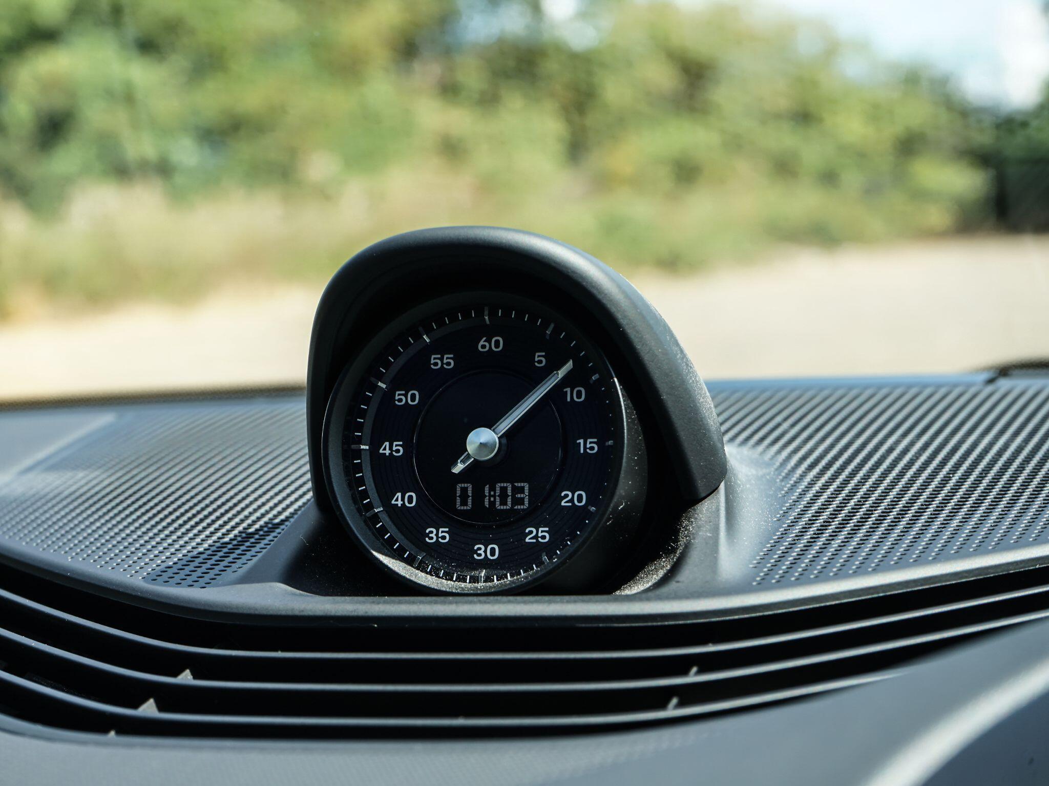 Porsche Taycan Performance 79.2kWh Auto RWD 4dr (11kW Charger) — photo 29