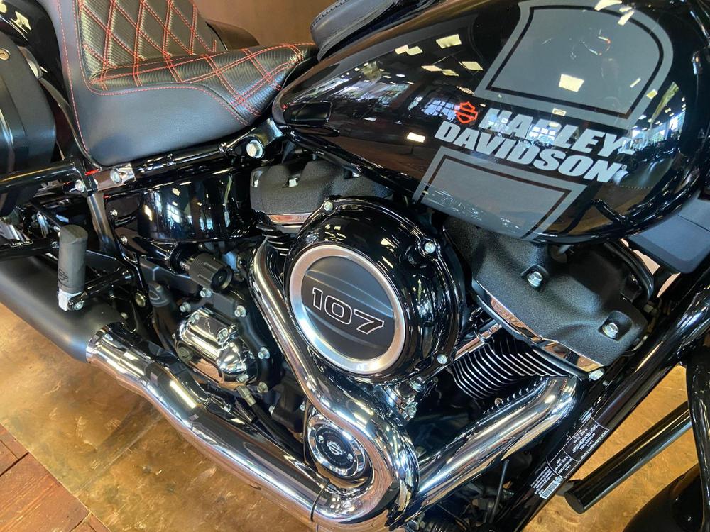 Harley-Davidson Softail Photo at-d7a1e3950ba242a492d224bdcbb74348.jpg