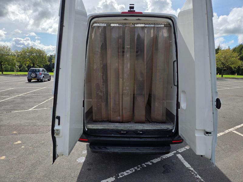 Mercedes-Benz Sprinter Photo at-d7ebf2bb11464656a8f456b33c6e4cd2.jpg