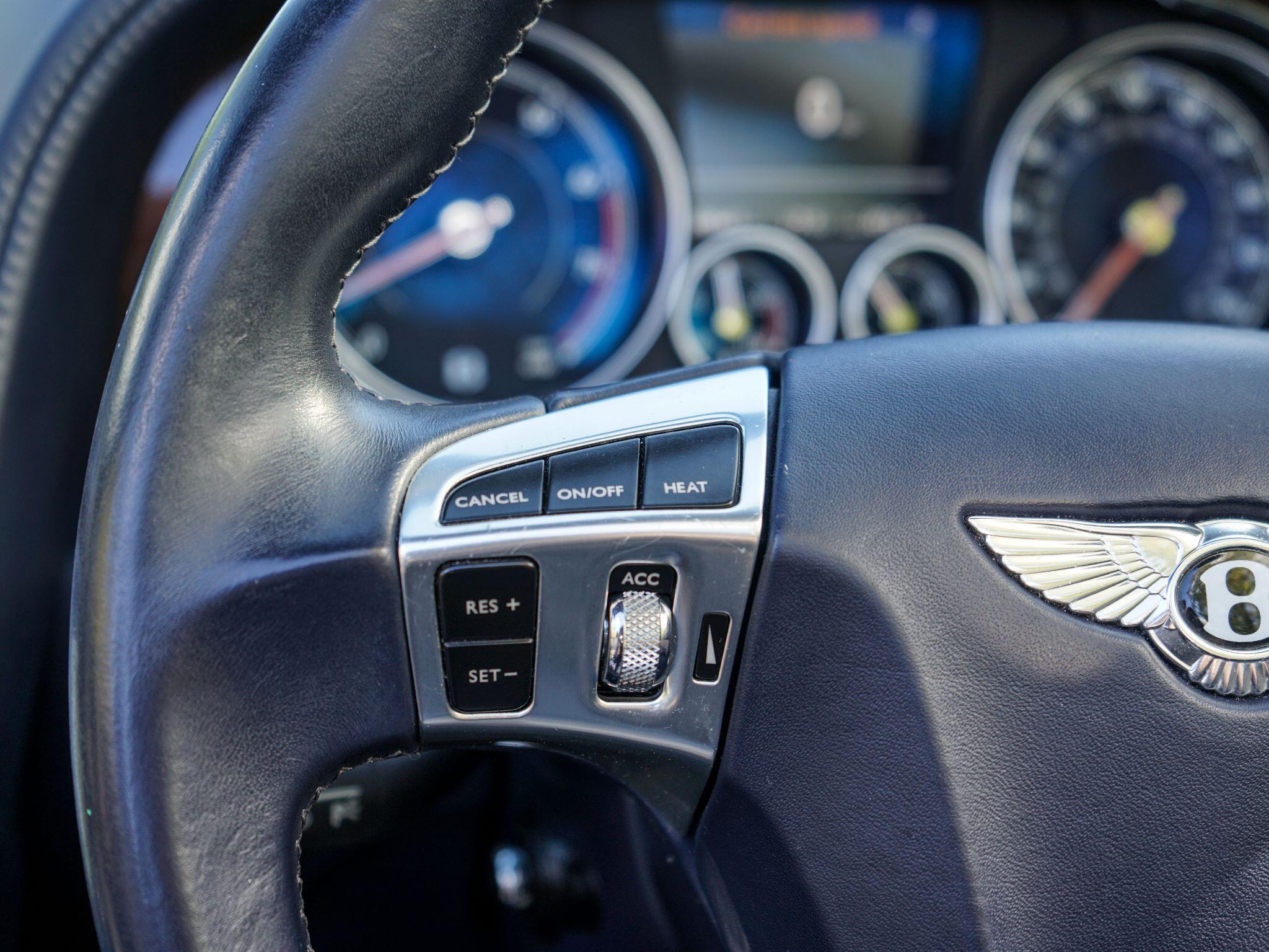Bentley Continental 4.0 V8 GTC Convertible 2dr Petrol Auto 4WD Euro 6 (507 ps) — photo 33