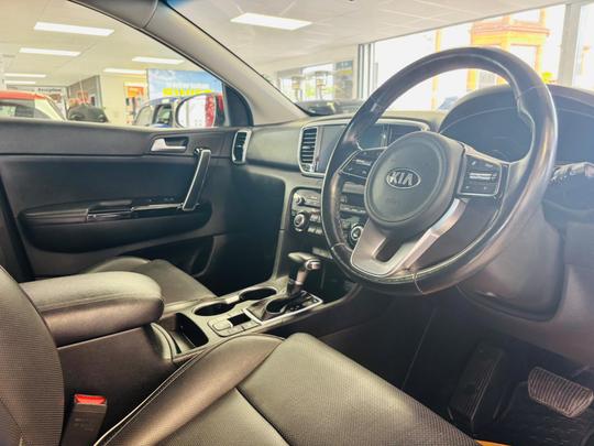 Kia Sportage Photo at-d80dc3c0404147fa9333f2512d34822c.jpg