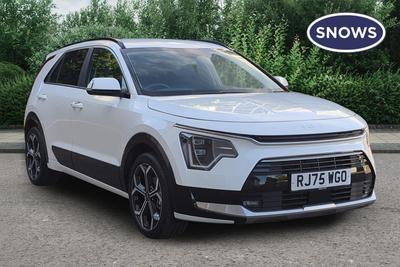 Used 2025 Kia Niro 1.6 GDi HEV EVOLVE White Pearl at Kia Motors UK