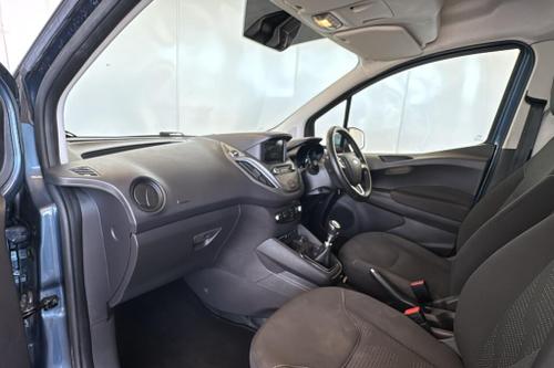 Ford TRANSIT COURIER Photo at-d854208682a942f3a954bc8da920d6a9.jpg
