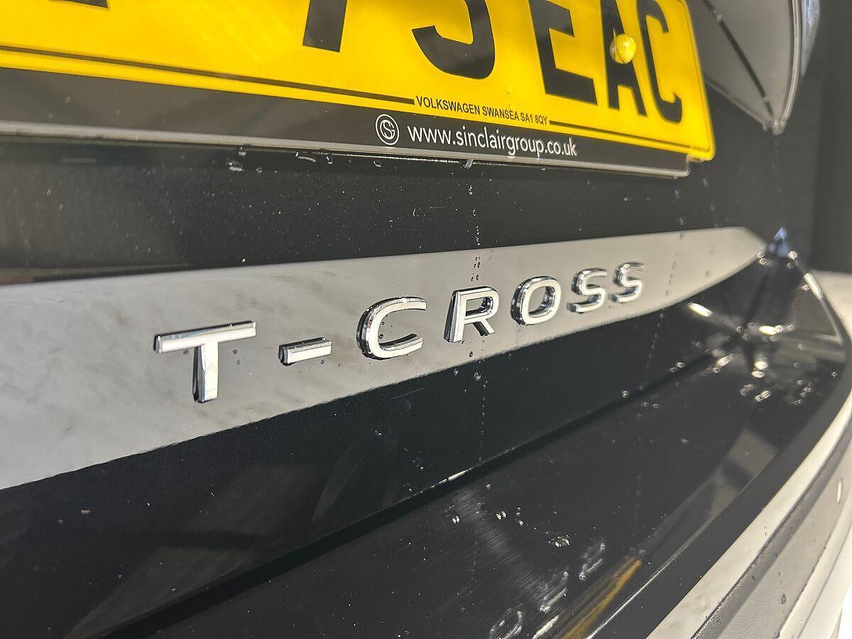 Volkswagen T-Cross Photo at-d86969d797a94e88aa4a26720600fd6b.jpg