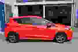 Ford Fiesta Photo 2