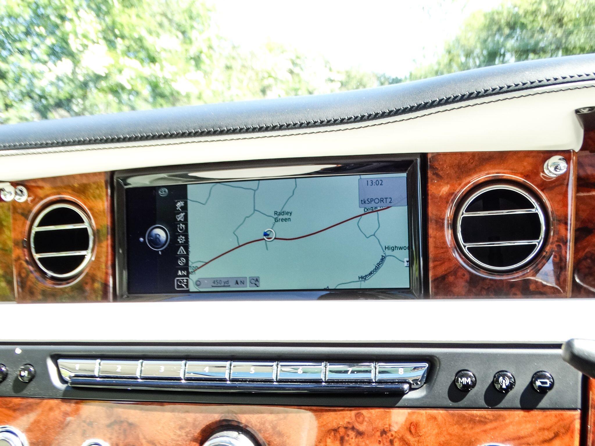 Rolls-Royce Phantom 6.7 V12 Saloon 4dr Petrol Auto Euro 5 (453 bhp) — photo 28