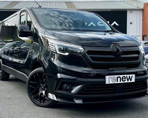 Renault Trafic 2.0 dCi Blue 30 Sport Crew Van EDC LWB Euro 6 (s/s) 6dr at Startin Group