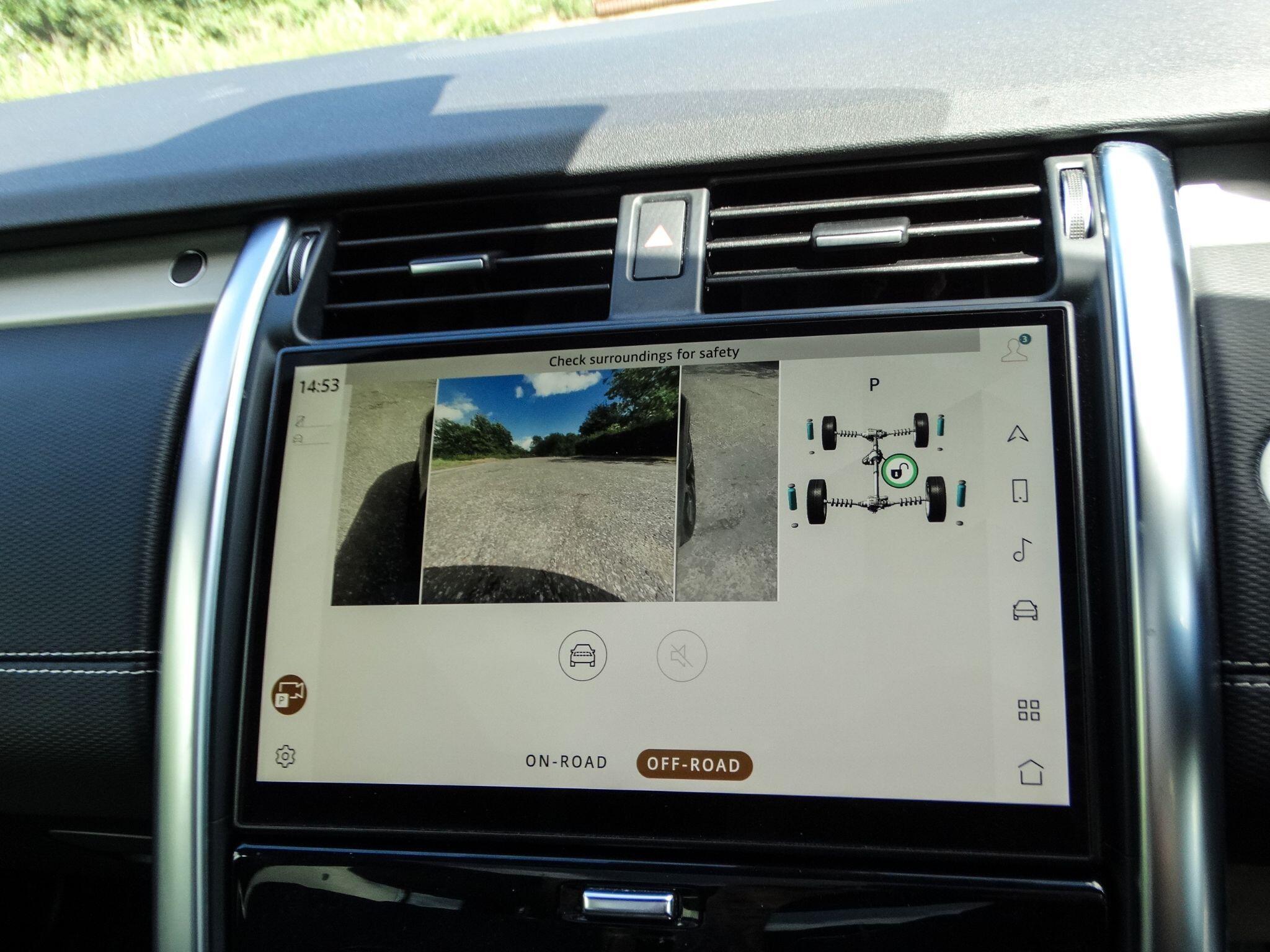 Land Rover Discovery 3.0 D300 MHEV R-Dynamic SE Auto 4WD Euro 6 (s/s) 5dr — photo 28