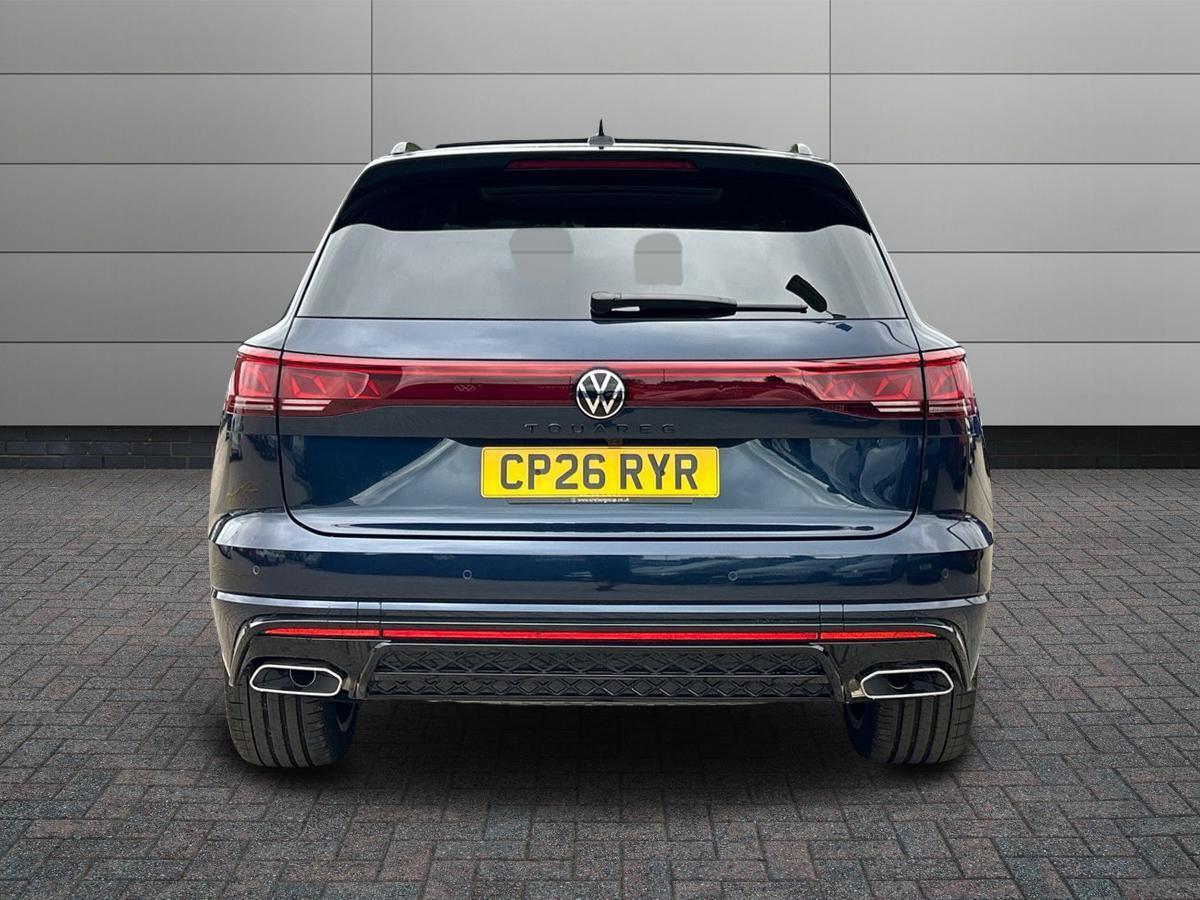 Volkswagen Touareg Photo at-d8be75b2300a4cd08c31357352600b13.jpg