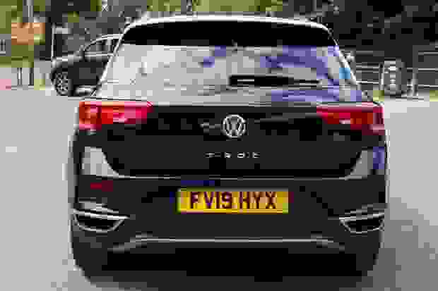 Volkswagen T-Roc Photo at-d8c4cd1e6fa54c119adf802f028ba9c1.jpg