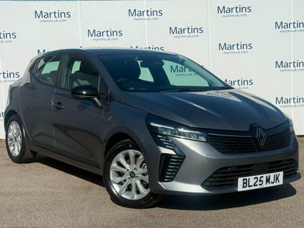 Used 2025 Renault Clio 1.6 E-TECH evolution Auto Euro 6 (s/s) 5dr at Martins Group