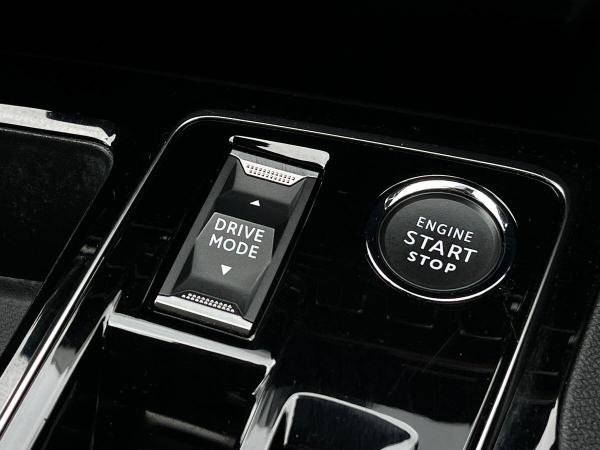 Peugeot 3008 Photo at-d9507caccf8e4bf1b156f333c2c5a1ad.jpg