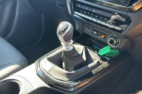 Isuzu D-MAX Photo at-d9515104697b4222ae2bd8b400d5f1d2.jpg