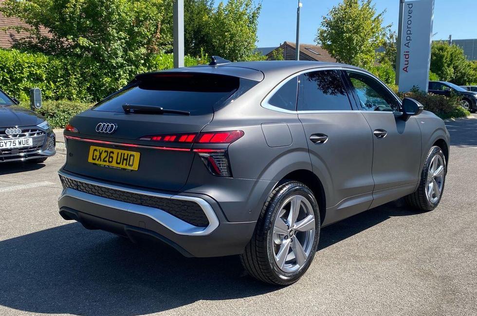 Audi Q3 Photo at-d9893f29a1d747e69e60ace15faee0cd.jpg