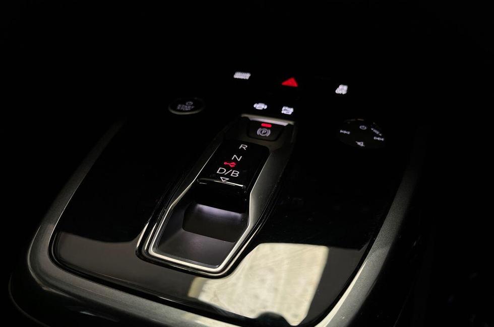 Audi Q4 Photo at-d99be3adea20431aae24ad6c1ee6f7a8.jpg