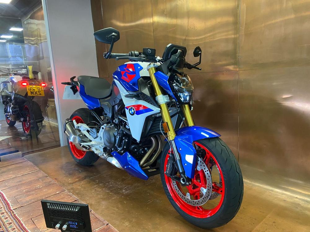 BMW F 900 R Photo at-d99e2bff12e94ed8ac0fd57d4b7170b6.jpg