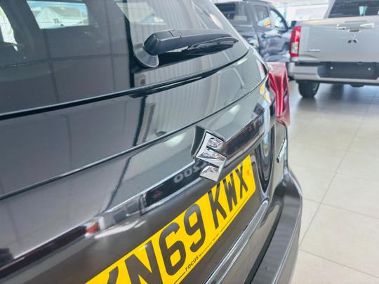 Suzuki Vitara Photo at-d9fe94fe24944dc2a6ec8d695e21716f.jpg