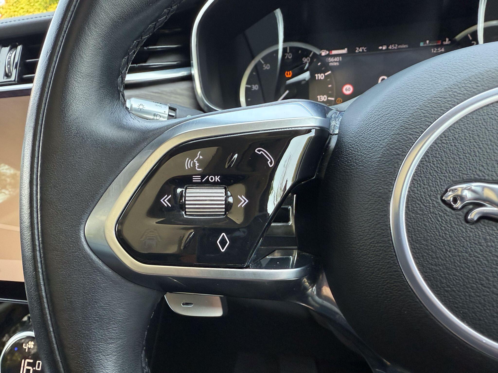 Jaguar F-PACE 2.0 D200 MHEV S Auto AWD Euro 6 (s/s) 5dr — photo 21