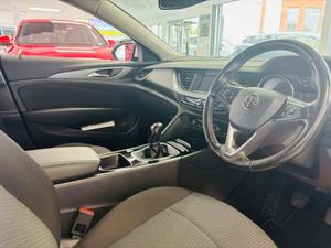 Vauxhall Insignia Photo 31