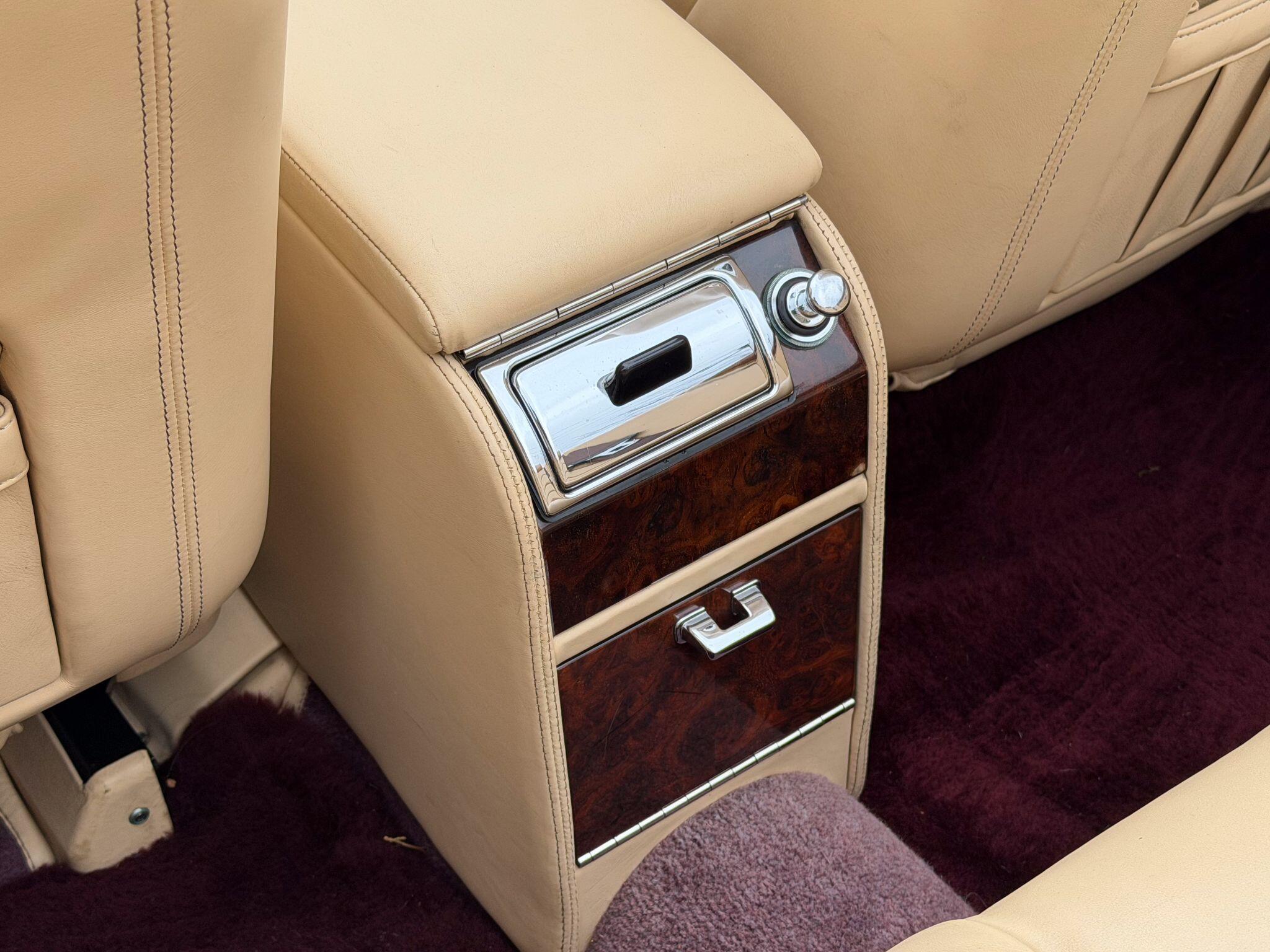 Bentley Azure 6.8 Convertible 2dr Petrol Automatic (422 g/km 385 bhp) — photo 28